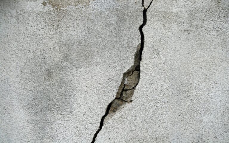 cracked-concrete