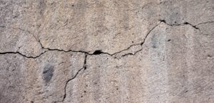 concrete-wall-with-cracks