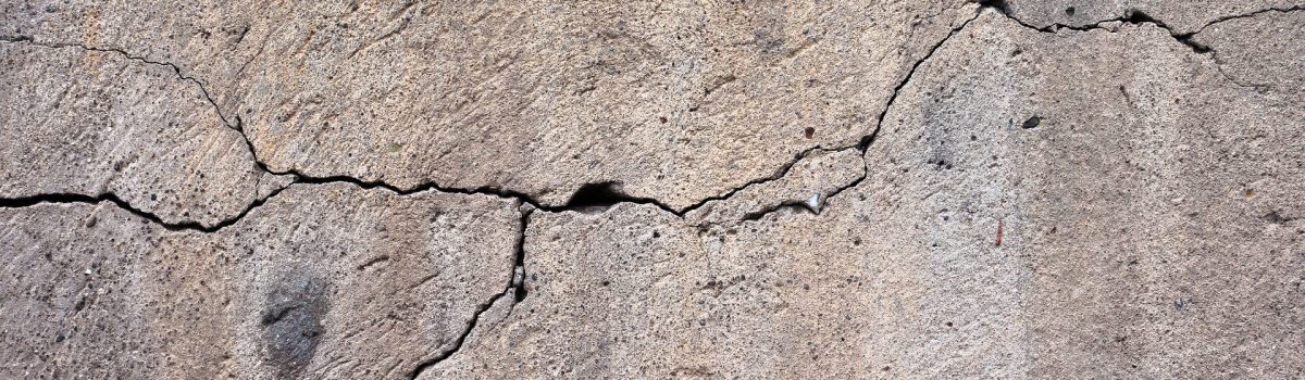 concrete-wall-with-cracks