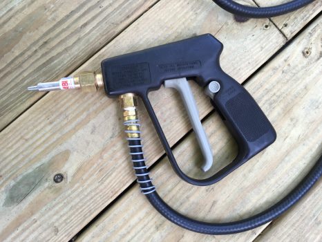 Gun with injection tip Gun with MABI injection tip